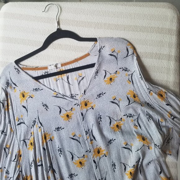 Maurices Tops - Maurices HARVEST Flower Flowy Sleeved Blouse